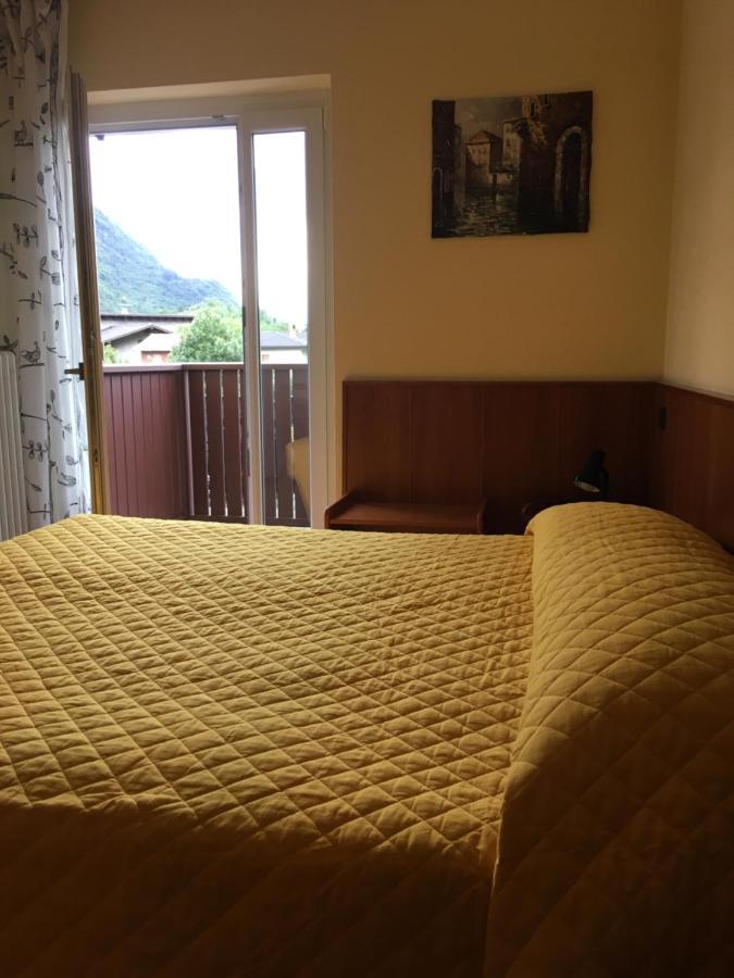 Hotel Vezzano Екстер'єр фото