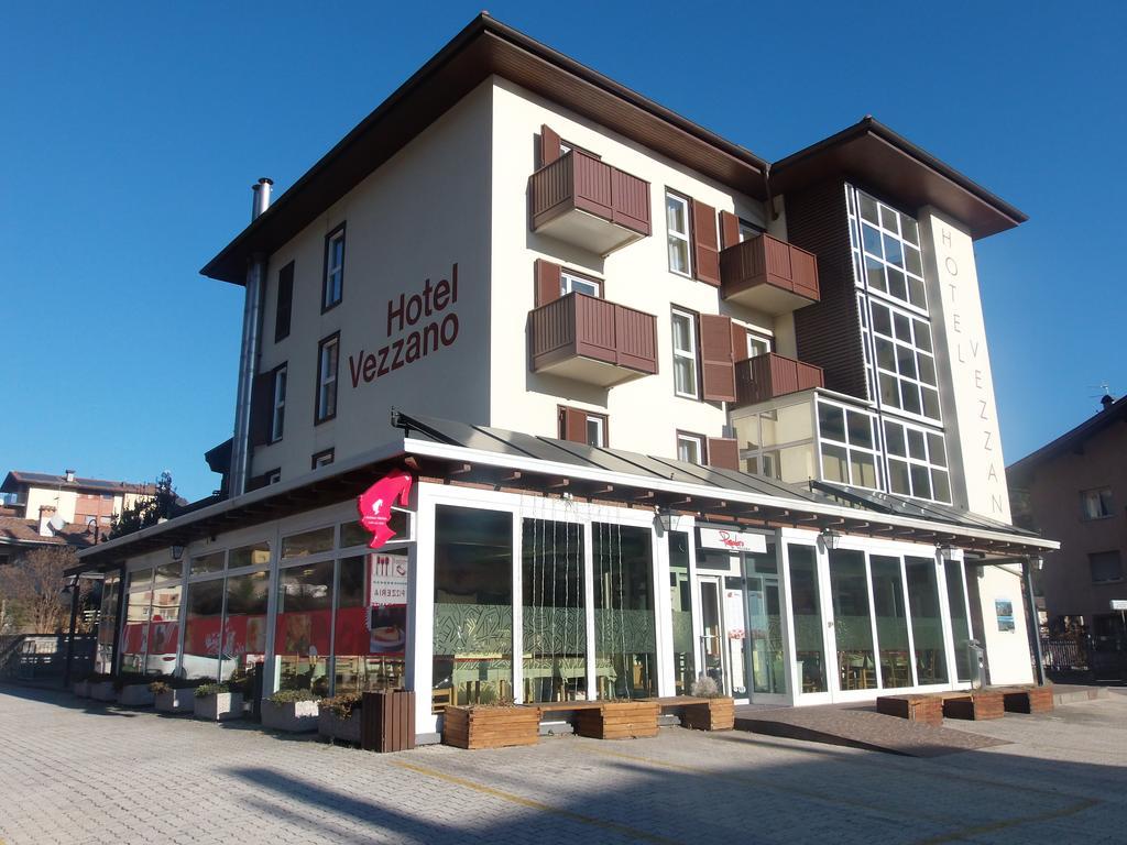 Hotel Vezzano Екстер'єр фото