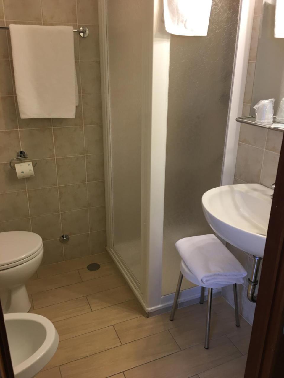 Hotel Vezzano Екстер'єр фото
