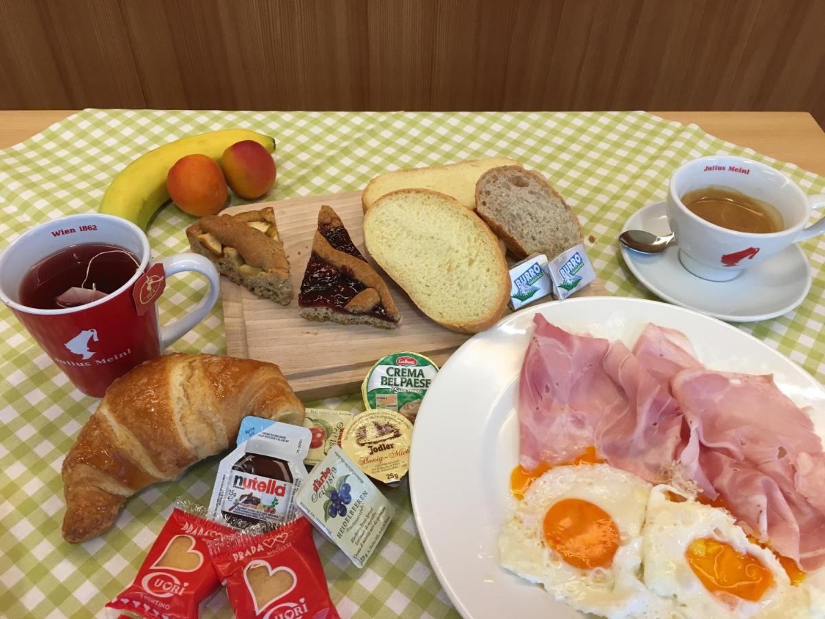 Hotel Vezzano Екстер'єр фото